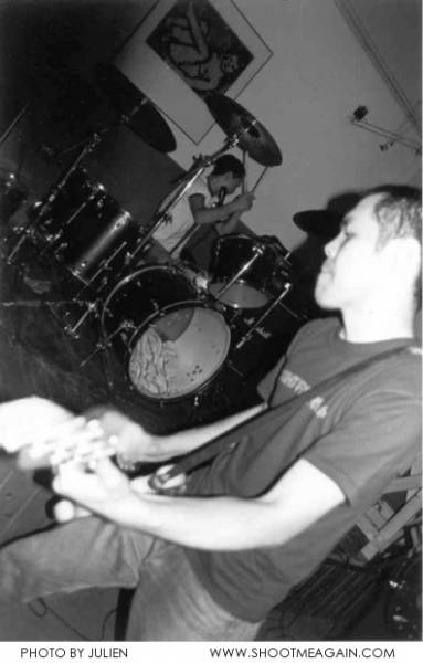1000 Travels Of Jawaharlal à Hoogeveen (Het Podium), le 12-08-2003, par Julien — 3 sur 3